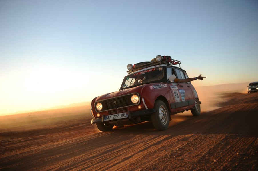 4L Trophy : la course humanitaire dans le désert marocain